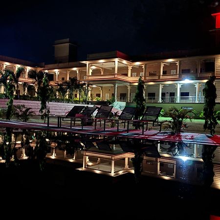 קומבלגרה Jai Niwas Palace Resort מראה חיצוני תמונה