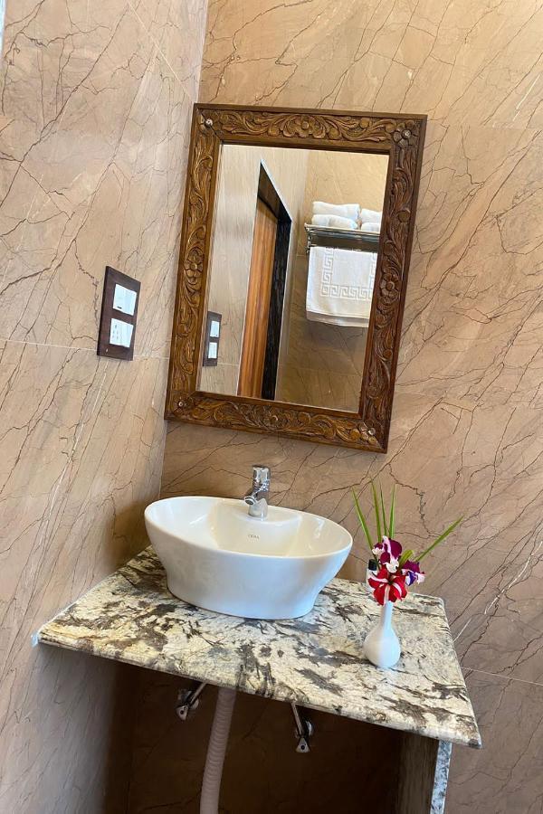 קומבלגרה Jai Niwas Palace Resort מראה חיצוני תמונה