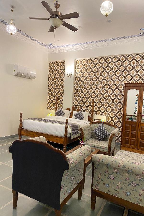 קומבלגרה Jai Niwas Palace Resort מראה חיצוני תמונה