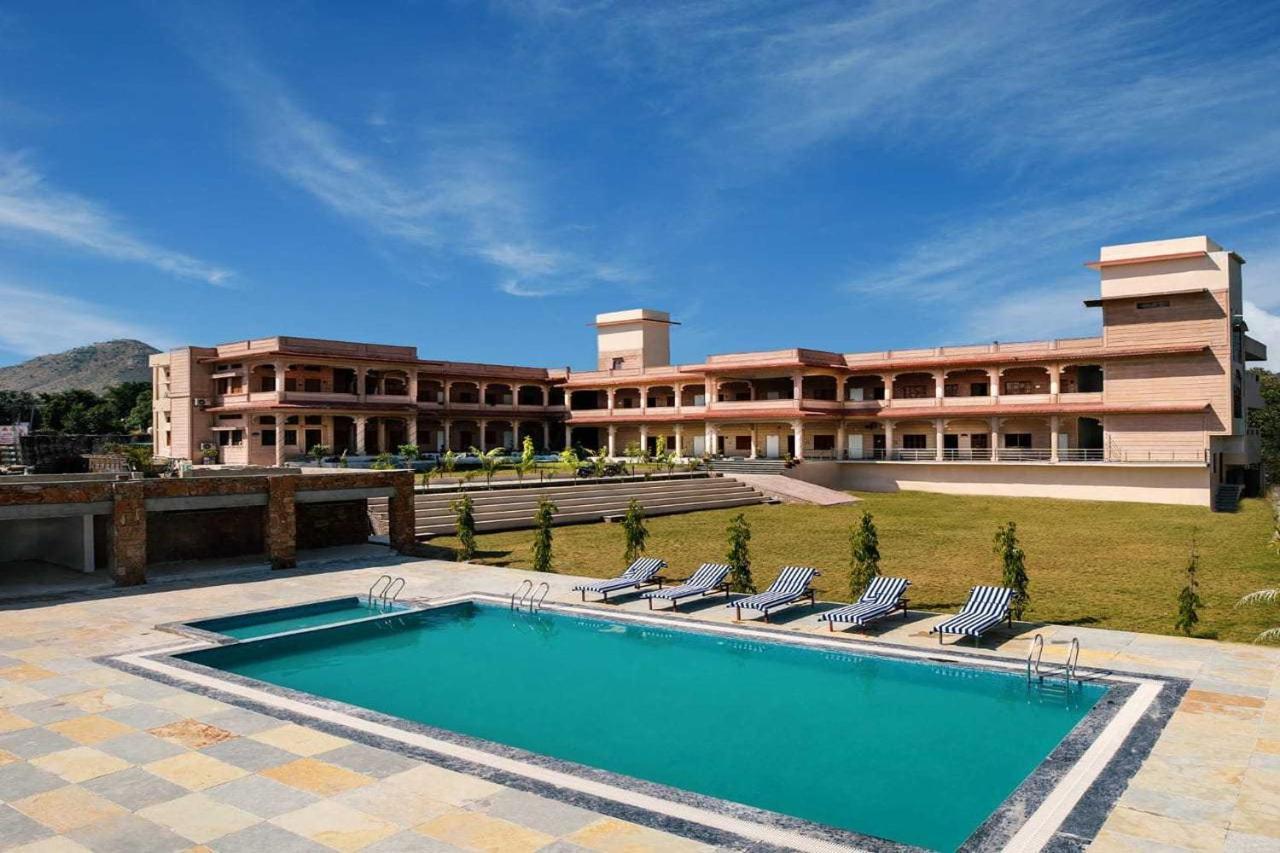 קומבלגרה Jai Niwas Palace Resort מראה חיצוני תמונה