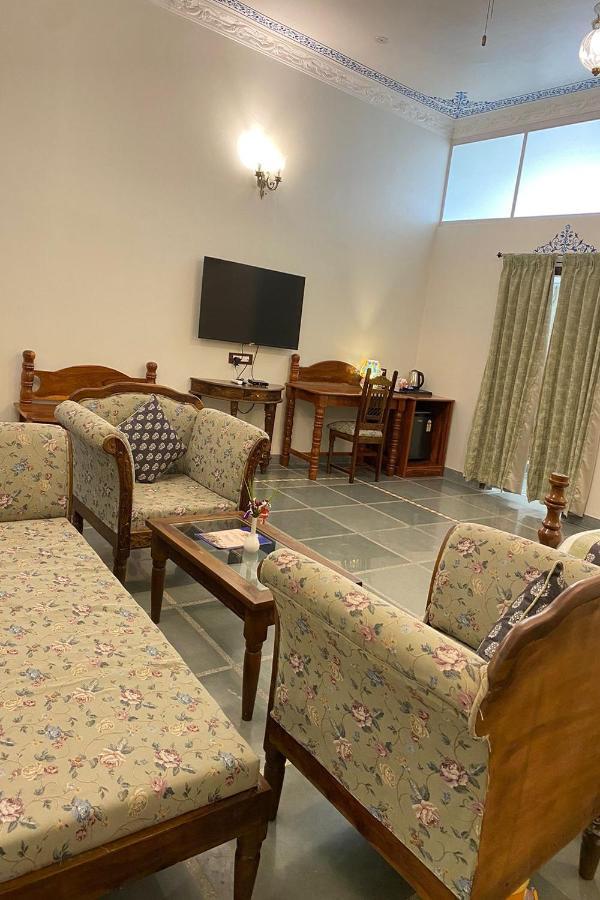 קומבלגרה Jai Niwas Palace Resort מראה חיצוני תמונה