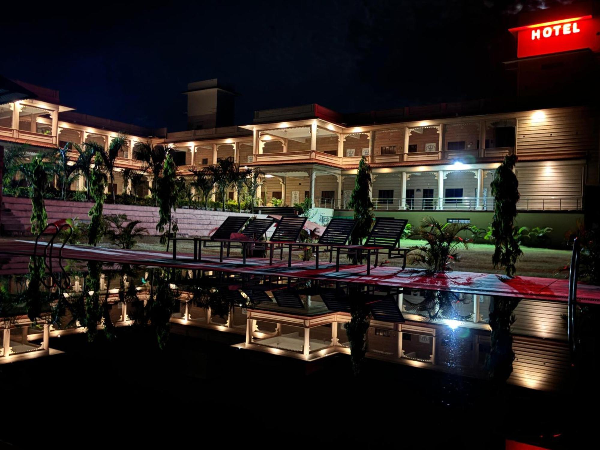 קומבלגרה Jai Niwas Palace Resort מראה חיצוני תמונה